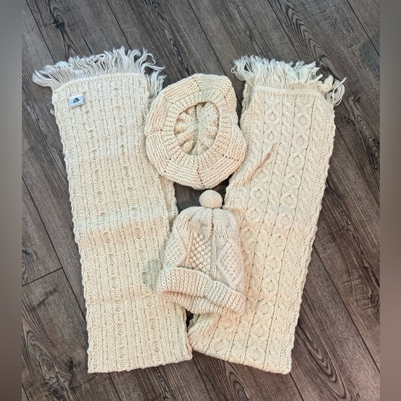 Woolmark scarf and hat set - Picture 1 of 1